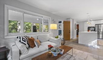 3177 Sunnywood Dr, Ann Arbor, MI 48103