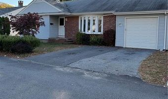 25 Pensaukee Ave, North Providence, RI 02911