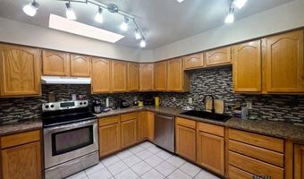 809 Colonial Ct, Carlsbad, NM 88220
