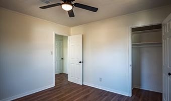 201 College St, Batesville, MS 38606