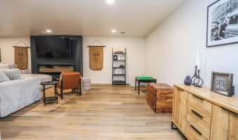 811 S Ibis St, Aberdeen, SD 57401