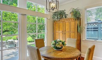 12 Howe St, Bristol, RI 02809