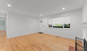 11825 SW BAKER St, Beaverton, OR 97008