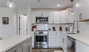 66 Girard Ave 423, Newport, RI 02840