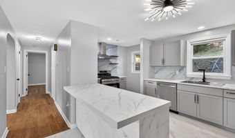 46 N Cliff St, Ansonia, CT 06401