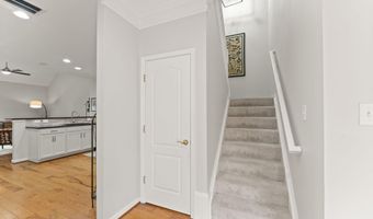 44360 OAKMONT MANOR Sq, Ashburn, VA 20147