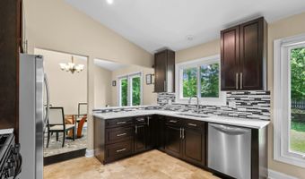 1316 W MEADE Ln, Arlington Heights, IL 60004
