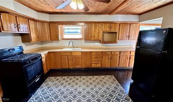 1061 Virginia Ave, Akron, OH 44306