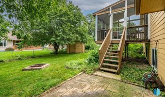 316 W Evergreen Dr, Brandon, SD 57005