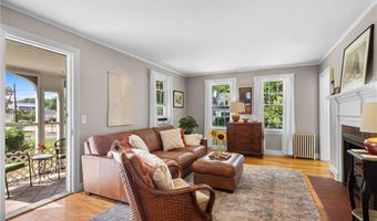19 Harborview Ave, Bristol, RI 02809