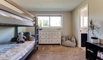2790 32ND St, Springfield, OR 97477