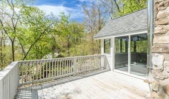 4 Amicalola Dr, Alloway, NJ 07422