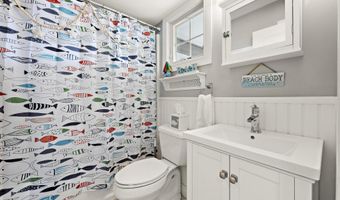 222 7TH St, Beach Haven, NJ 08008