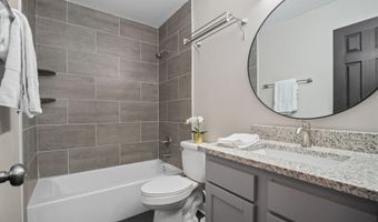 67 W 8TH St, Atlantic Beach, FL 32233