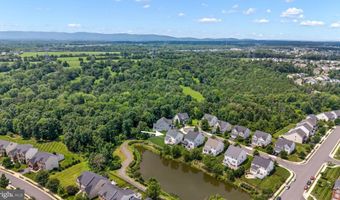 41833 WALDEN KNOLL Ct, Aldie, VA 20105