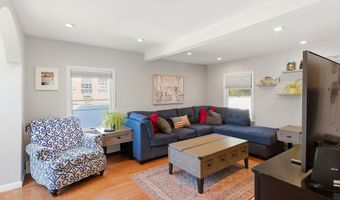 45 Compton St, Belford, NJ 07718