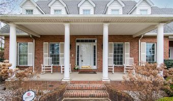 202 Timber Run Dr, Canfield, OH 44406