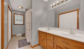 13 SPRINGWOOD Dr, Dover, DE 19904