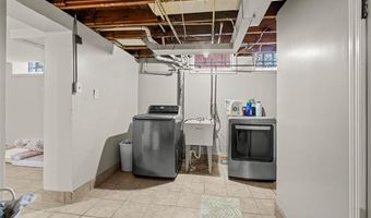 15570 Angelique Ave, Allen Park, MI 48101