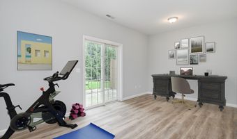 2 Oak Meadows Dr 102, Brookfield, CT 06804