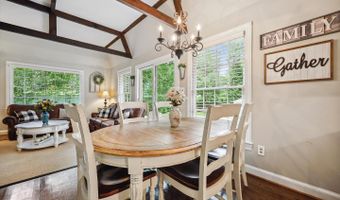 7600 CHARLESTON Dr, Bethesda, MD 20817