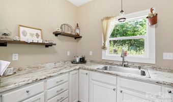 106 Thistle Field Dr, Asheville, NC 28806