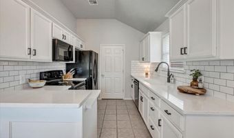 21855 Pioneer Cir, Edmond, OK 73012