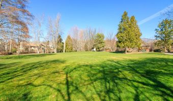 967 Golden Aspen Pl, Ashland, OR 97520