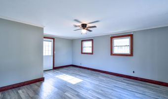 104 Grove Ave, Alma, MI 48801
