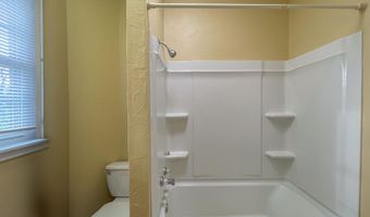 825 N 7th St, Arkansas City, KS 67005