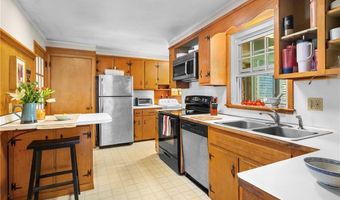 19 Harborview Ave, Bristol, RI 02809