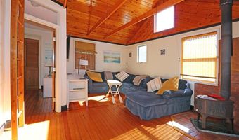 12 Draper Ave, Middletown, RI 02842