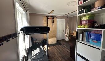 8 Main St, Bennington, NH 03442