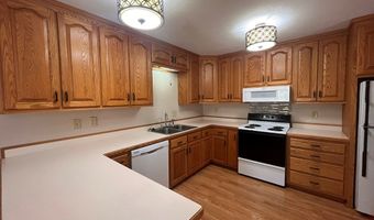 322 Ridgewood Dr, Beaver, WV 25813