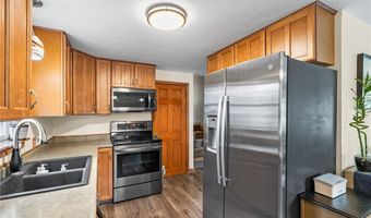 62 Pembroke Ln, Coventry, RI 02816