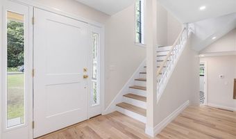 91 Carr Ln, Jamestown, RI 02835