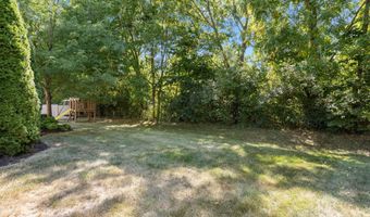 8607 Redditch Dr, Avon, IN 46123