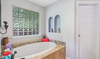 7701 Donegal Dr, Indianapolis, IN 46217