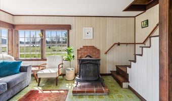95 Bellwater Ave, Barton, VT 05822