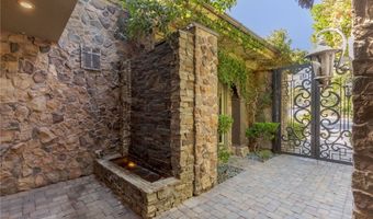 33 Promontory Ridge Dr, Las Vegas, NV 89135