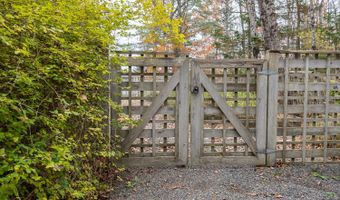 71 Bay View Dr, Bar Harbor, ME 04609