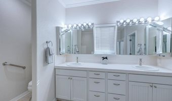 1923 Eastridge Dr, Arkansas City, KS 67005