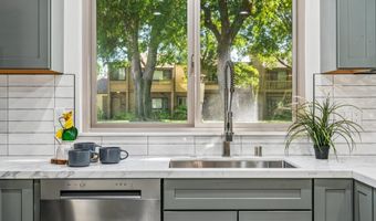 3227 Santa Cruz Ln, Alameda, CA 94502