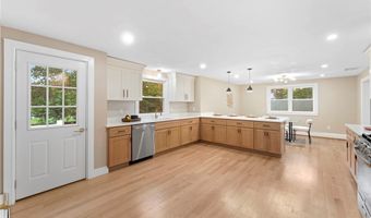 75 Walnut Rd, North Kingstown, RI 02852
