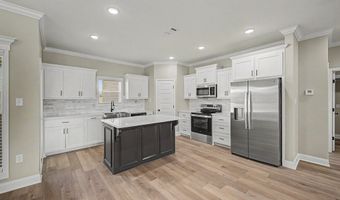 423 Indian Creek Cir, Adel, GA 31620
