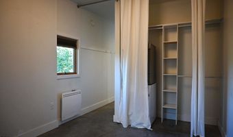 5 Scenic Dr, Ashland, OR 97520
