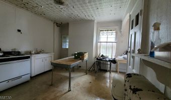 757 Avenue C, Bayonne, NJ 07002