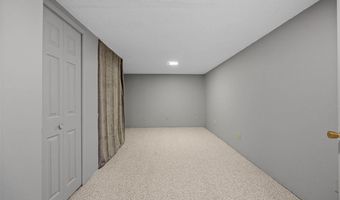 1108 E 3rd St, Anamosa, IA 52205