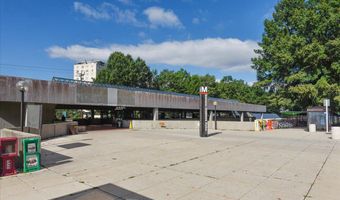10518 WEYMOUTH St 102, Bethesda, MD 20814