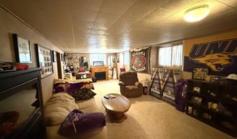 419 W Overmeyer Dr, Algona, IA 50511